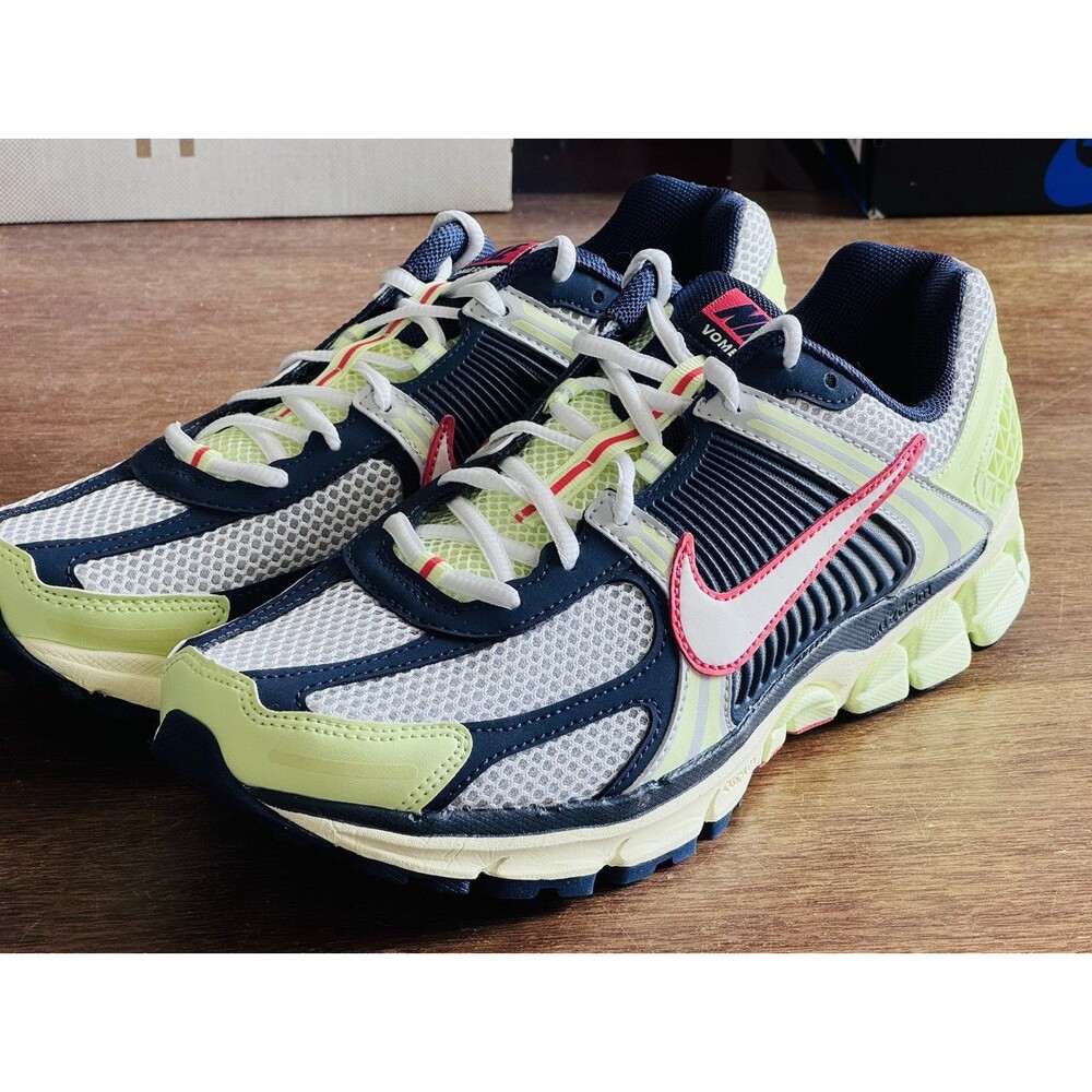 Men’s Size 10 Nike Zoom Vomero 5 White Volt Navy Pink IB4004-701